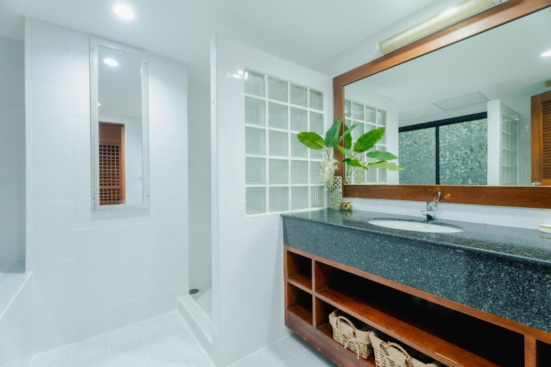 The Sands 2 Bedroom Apartment Naiharn Nai Harn Kültér fotó